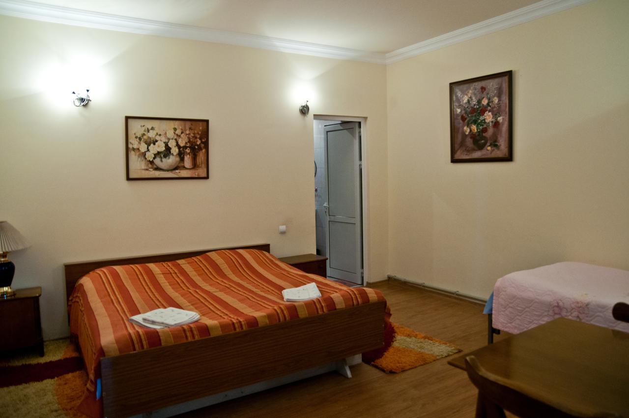 Casanova Inn - Boutique Hotel Dilidzjan Buitenkant foto