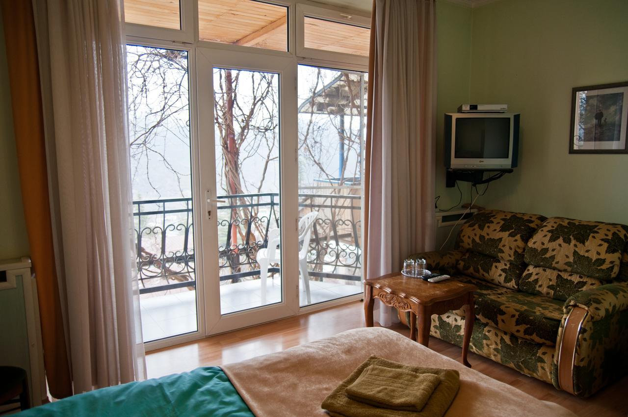 Casanova Inn - Boutique Hotel Dilidzjan Buitenkant foto