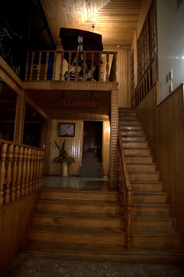 Casanova Inn - Boutique Hotel Dilidzjan Kamer foto