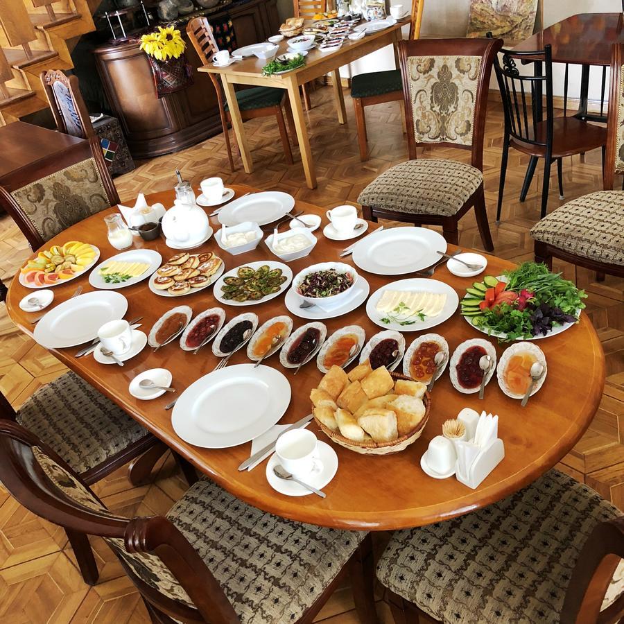 Casanova Inn - Boutique Hotel Dilidzjan Buitenkant foto